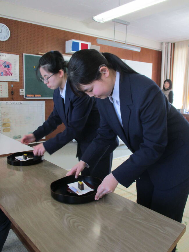 お菓子どうぞ